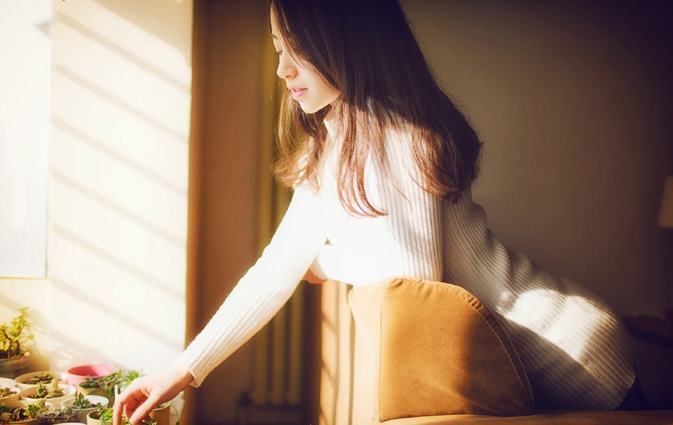真实友谊的构成，并非因为两边有意的撮合，带些偶尔，带些不知不觉。——钱钟书